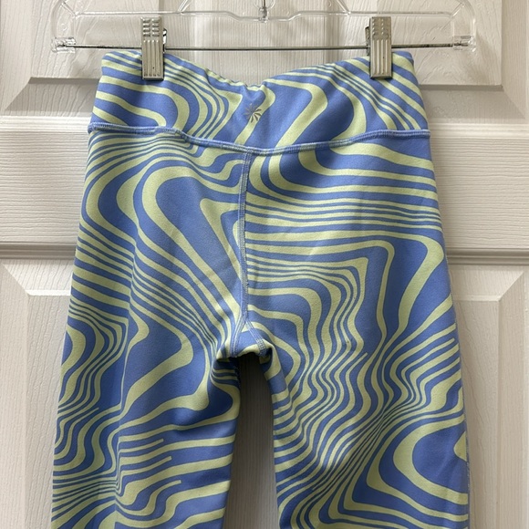 Athleta Girl Chit Chat Kick Flare Capri - Picture 8 of 13